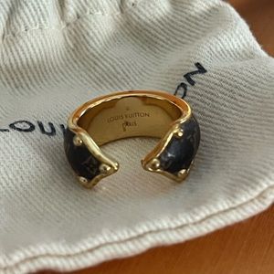 Louis Vuitton LOUIS VUITTON ring Berg love letters L size gold